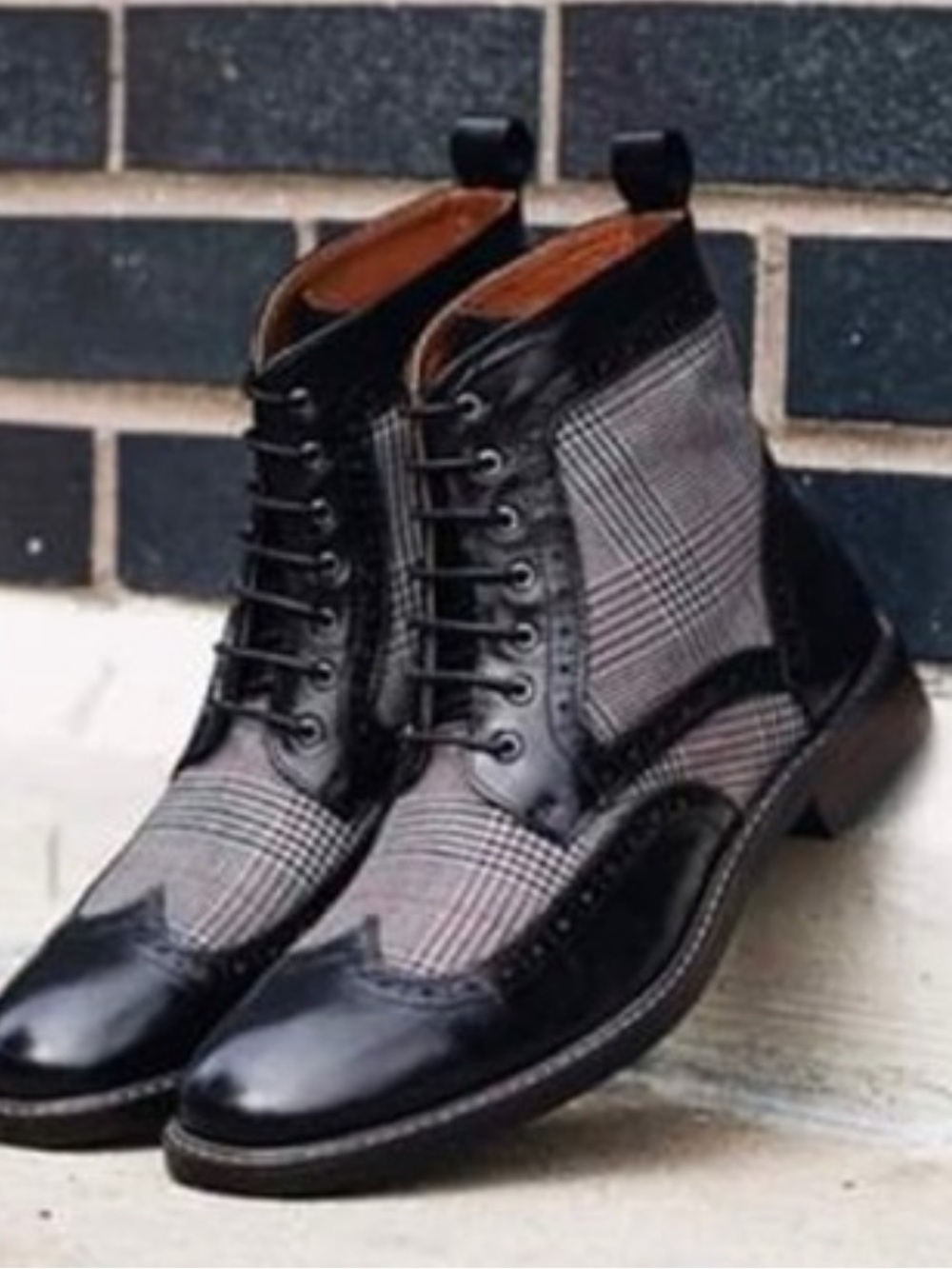 Vintage Foundry Co. Helidor Wing-Tip Classic Boot  Sz: 9 leather